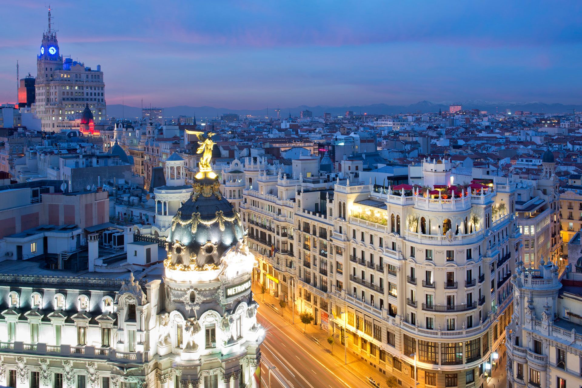 Avión aterrizando en Madrid